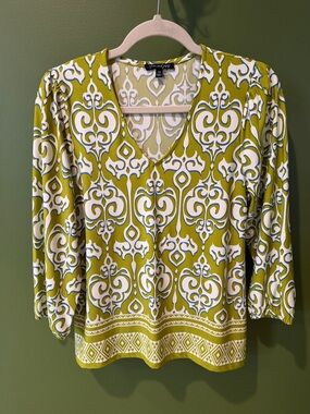 Sam & Jess Green &  White V-Neck Printed Blouse & Elastic top Pants